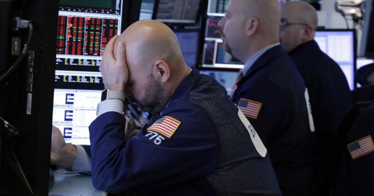 Stocks plunge on renewed trade fears