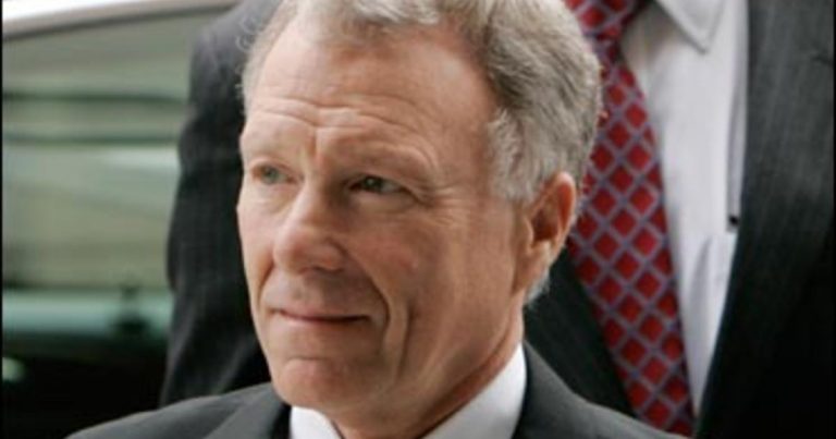 Trump agrees with recommendation to pardon Scooter Libby