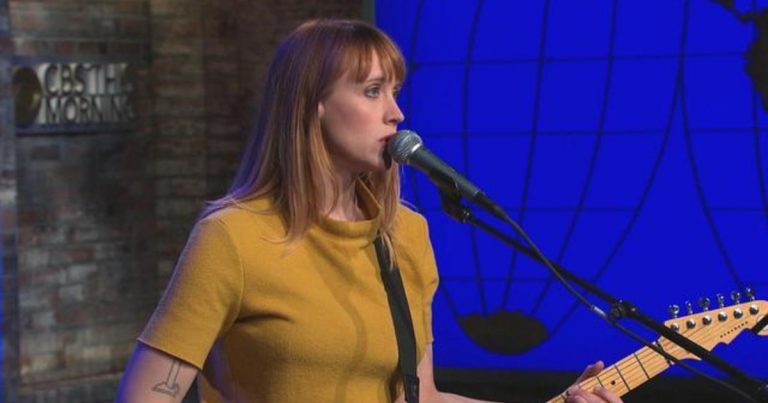 Wye Oak performs “Lifer”