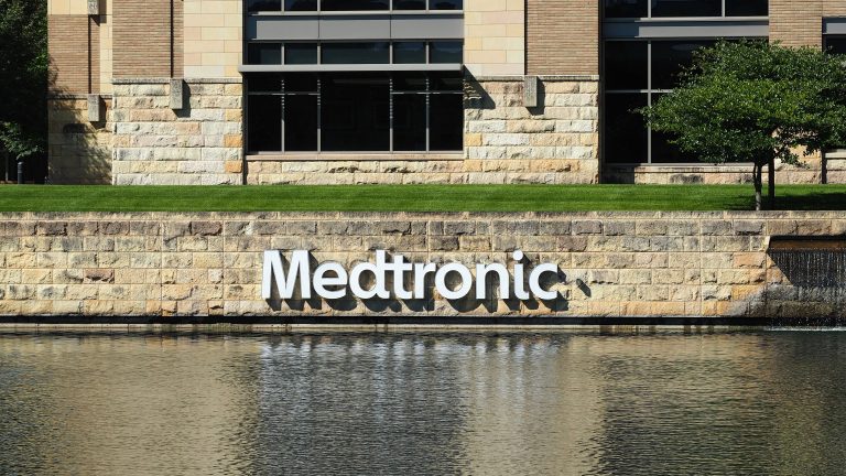 Heart, diabetes devices pump up Medtronic’s quarterly profit