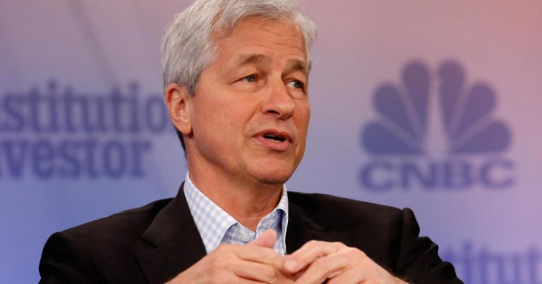 Jamie Dimon: Economy is ‘strong’ but odds for another recession are ‘100 percent’