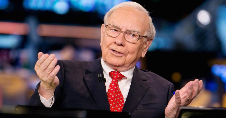 Warren Buffett tackles the internet’s burning question: Battle 1 horse-sized duck or 100 duck-sized horses?