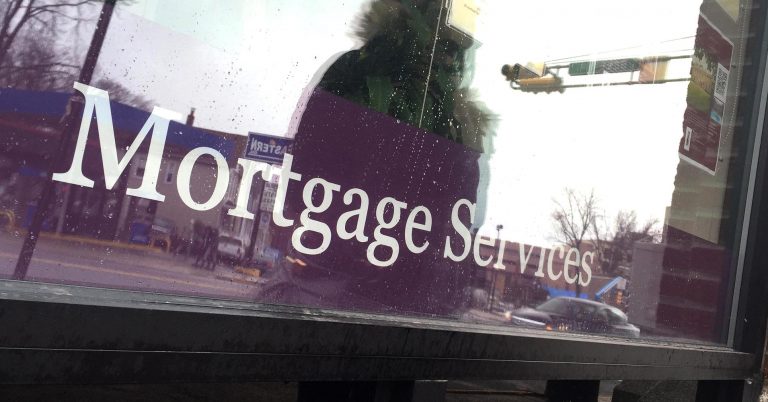 Weekly mortgage applications fall 2.7% even before rates spike