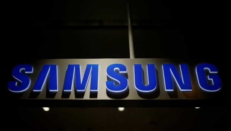 Samsung’s mobile woes drag on profit growth