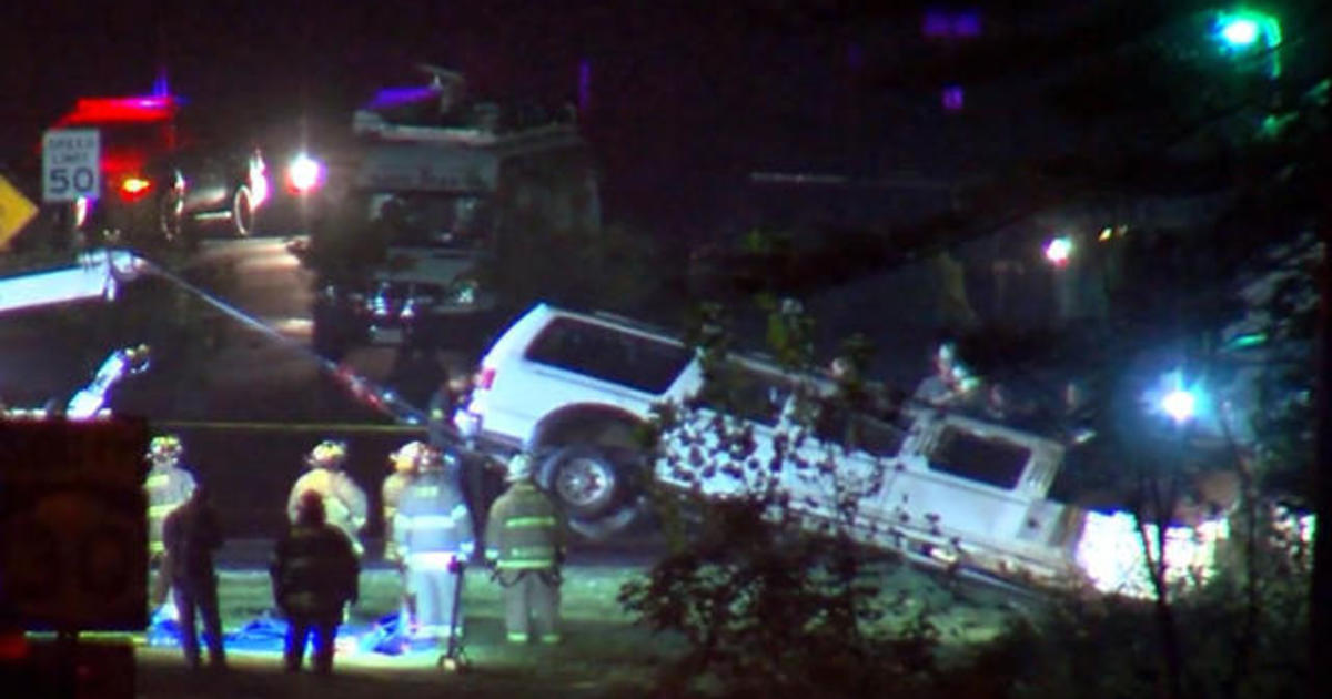 Eye Opener: Gruesome limo crash in New York - FAN