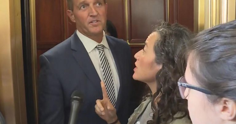 Woman who confronted senator over Kavanaugh: We “connected”