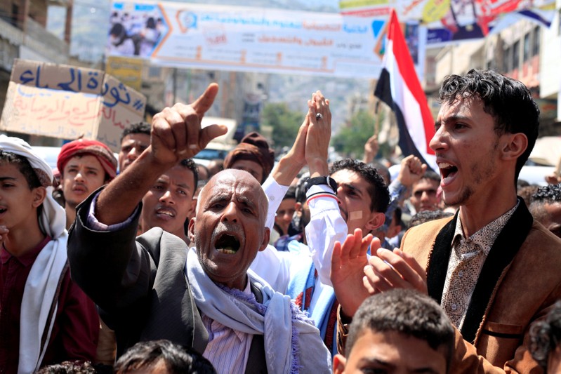 People demonstrate to denounce the deterioration of Yemen's economy and the devaluation of the local currency in Taiz