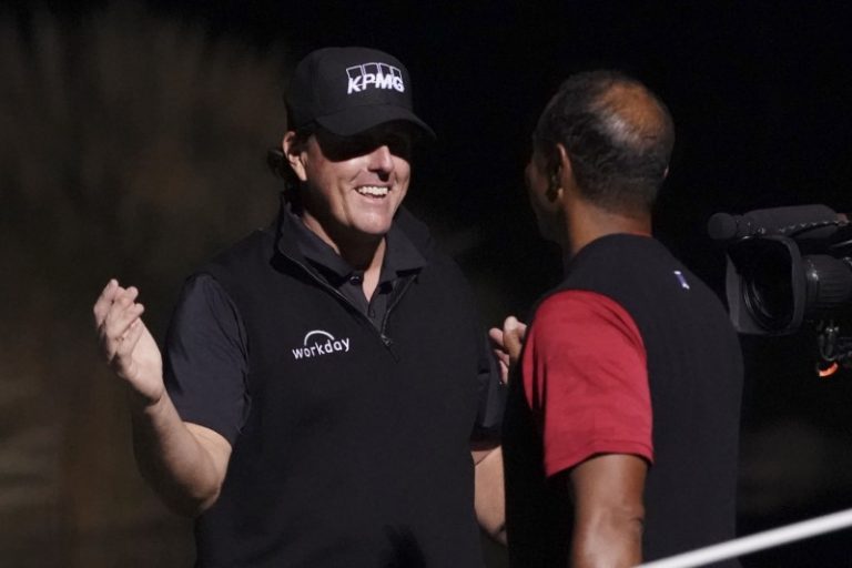 Mickelson outlasts Tiger to win $9 million ‘The Match’