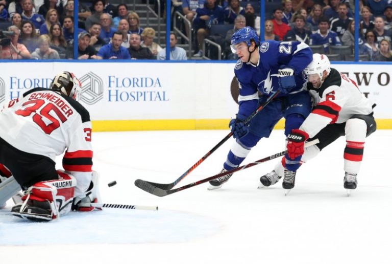 NHL roundup: Lightning blitz the Devils early, often