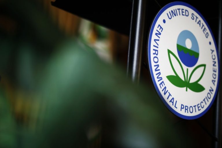 EPA to roll back carbon rule on new coal plants