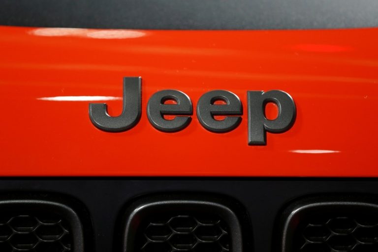 Fiat Chrysler to add second Jeep assembly plant in Detroit: sources