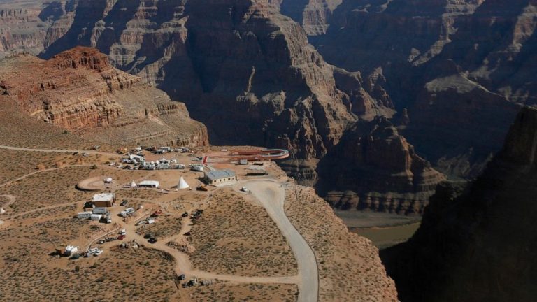 2 more fatal falls at Grand Canyon follow dozens of others