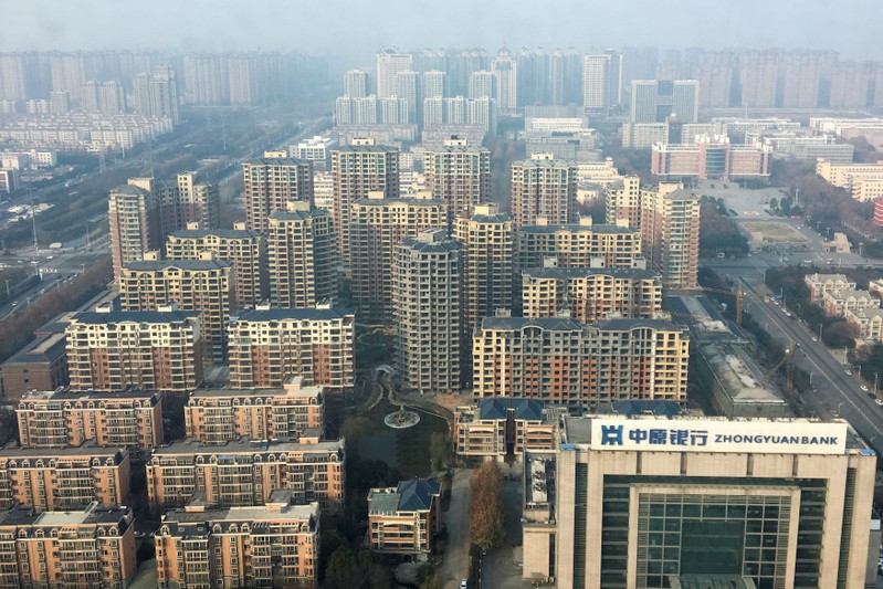 An overview shows apartment buildings in Xuchang
