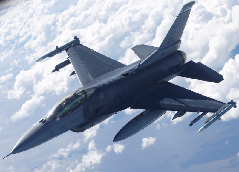 FILE PHOTO: A U.S. Air Force F-16 fighter taking part in the U.S.-led Saber Strike exercise flies over Estonia