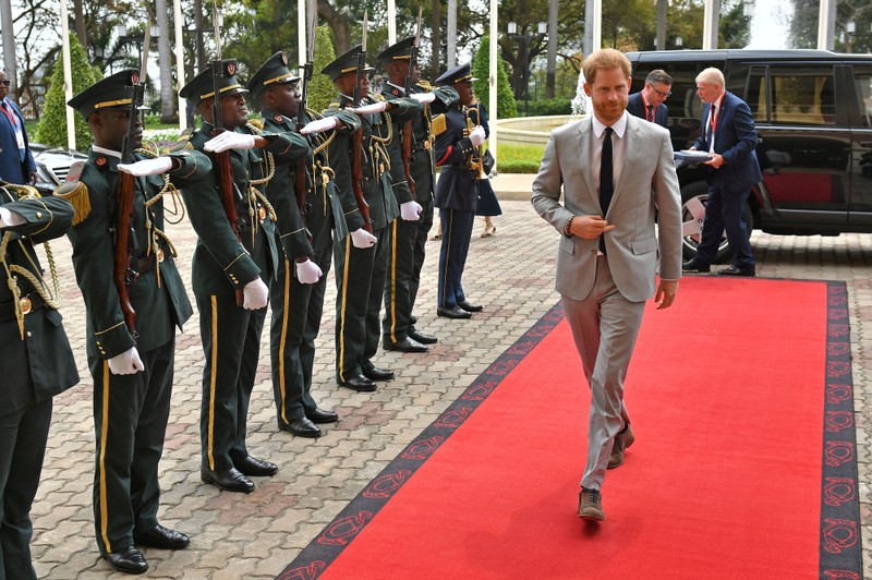 Prince Harry meets with Angolan President Lourenco at the Presidential Palace