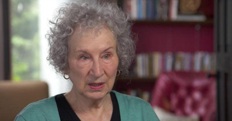 Margaret Atwood: “The Testaments” contains “tons of hope”