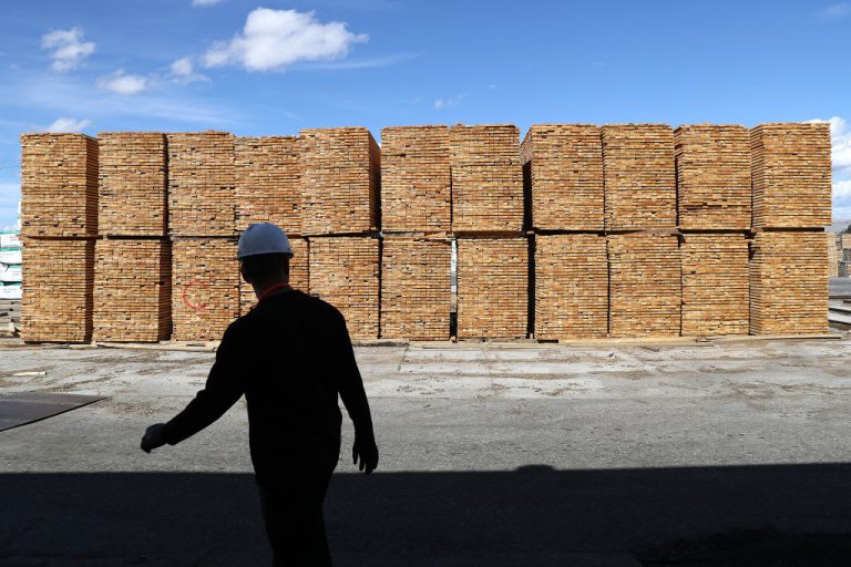 China trade war triggers closings, layoffs at US hardwood lumber mills