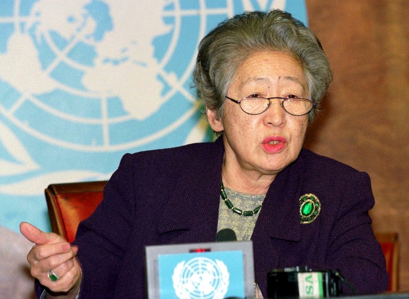FILE PHOTO: United Nations High Commissioner for Refugees Sadako Ogata gestures during a news conference in Geneva