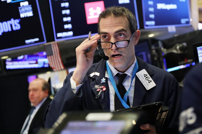 Recession fears knock stocks down more than 450 points – five experts weigh in