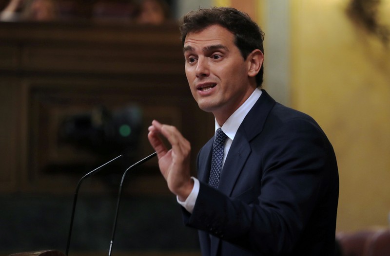 Spanish centre-right leader seeks meeting with acting PM to break deadlock