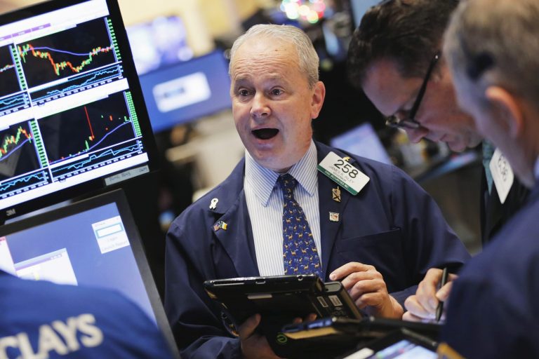 The S&P 500 just notched 5 weeks of gains—and experts are split on what’s ahead