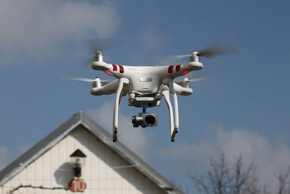 US aviation regulator proposes tracking most drones