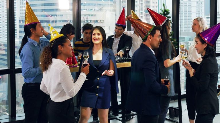 Wall Street holiday parties drop booze for bootcamps, smoothies