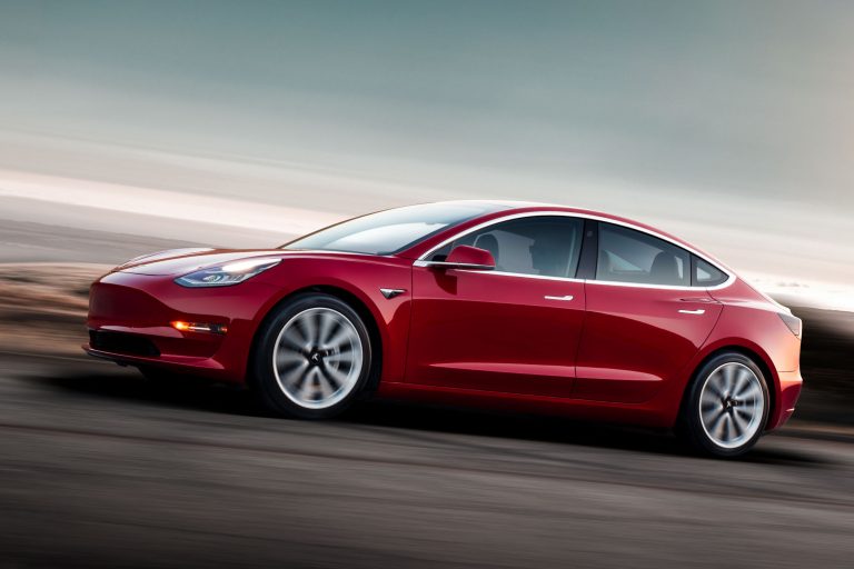 Federal agency looking into Tesla driver complaints of sudden unintended acceleration