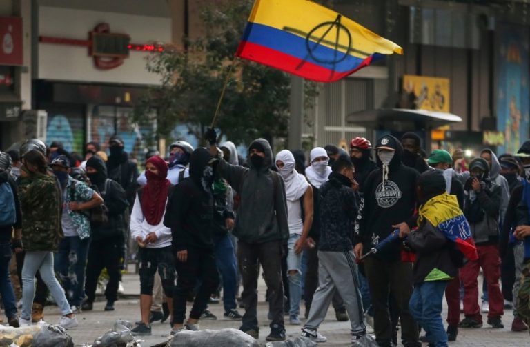 Police clash with some protesters in renewal of Colombia demonstrations