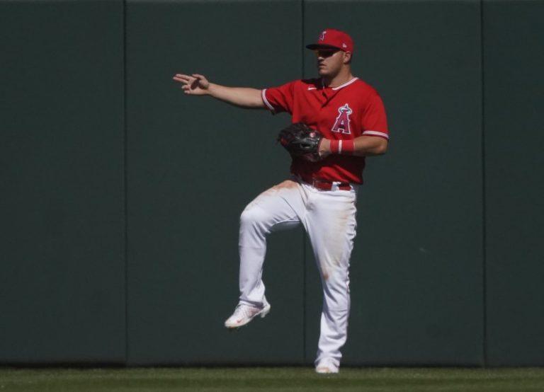 Spring training roundup: Trout hits first spring HR