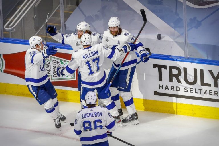 Lightning beat Stars to win Stanley Cup