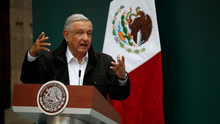 Mexican president asks Pope Francis for conquest apology