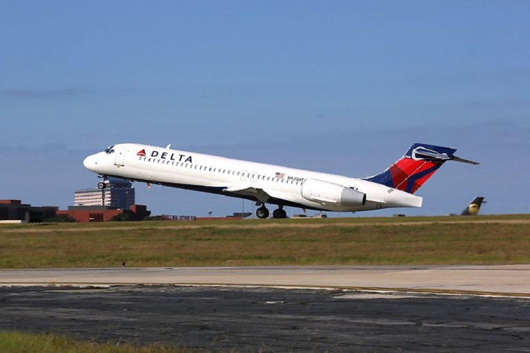 Delta pilots agree to cost cuts, avoiding furloughs