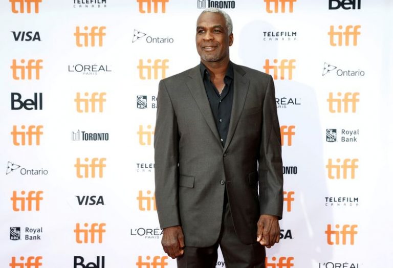 Ex-Knicks star Charles Oakley’s lawsuit over ejection from NBA game is revived