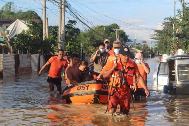 Philippines scrambles to rescue thousands after Typhoon Vamco