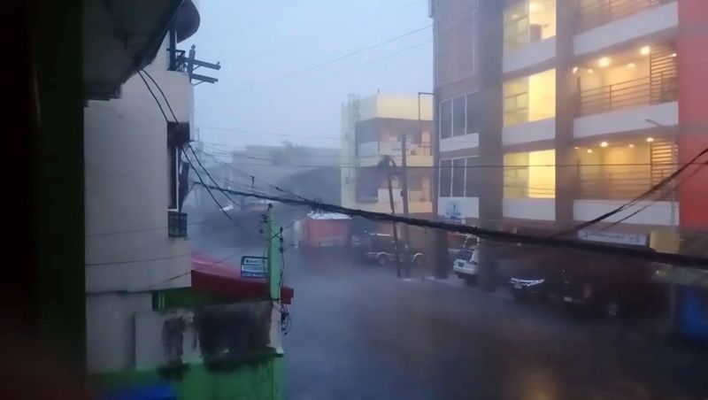 A view of heavy rain during Typhoon Goni in Sorsogon city