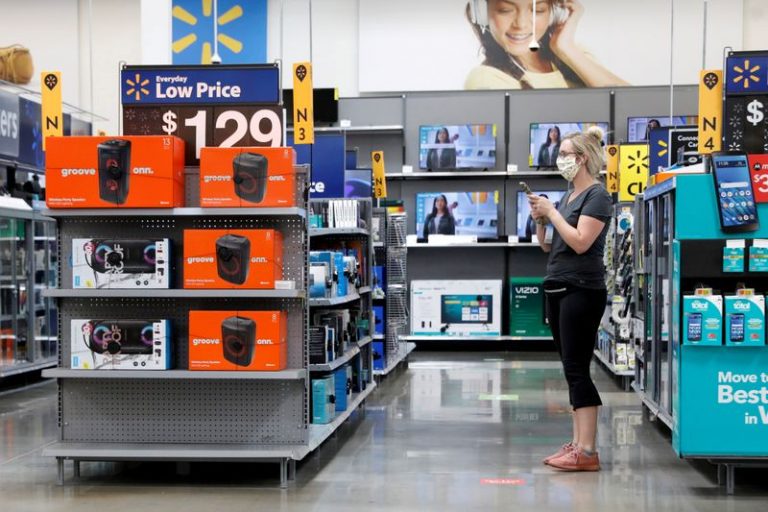 Walmart beats profit estimates on buoyant online sales