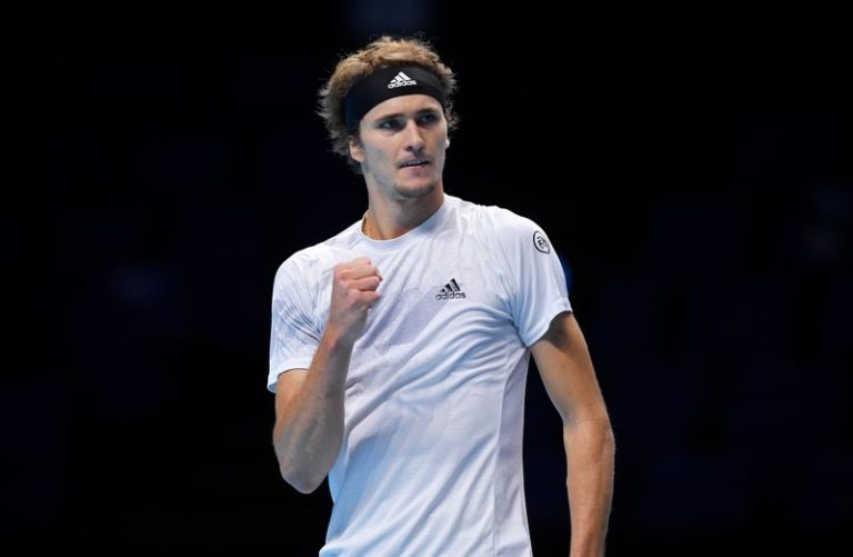 Zverev rebounds to beat Schwartzman at ATP Finals