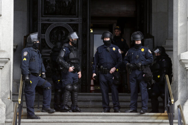 Nat’l guard deployed to Pa. State Capitol amid sparse protests