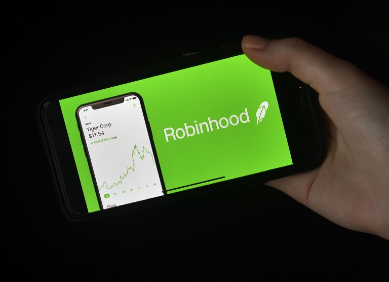 Consumer watchdog sees surge in Robinhood complaints, some clients claim they can’t leave the app