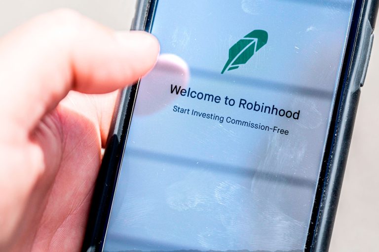 Robinhood lifts trading restrictions on GameStop and all other stocks