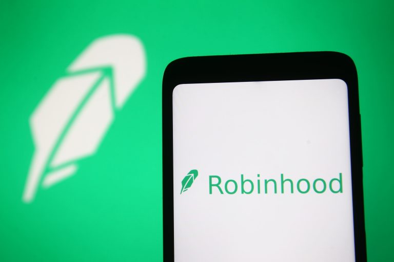 Robinhood offers blistering retort to ‘elitist’ criticisms from Munger