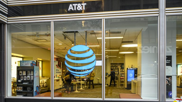 AT&T’s revenue rises as wireless unit, HBO add customers