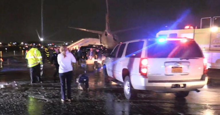 Mike Pence’s campaign plane skids off runway