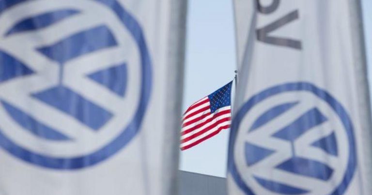 VW to start diesel buybacks, and other MoneyWatch headlines