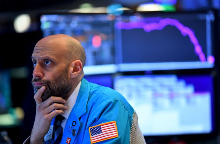 Dow falls more than 400 points amid broad sell-off, S&P 500 slides 1%