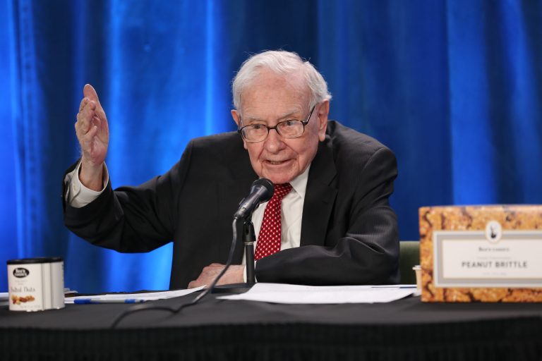 This is the special lesson Warren Buffett gave new stock investors at his annual meeting