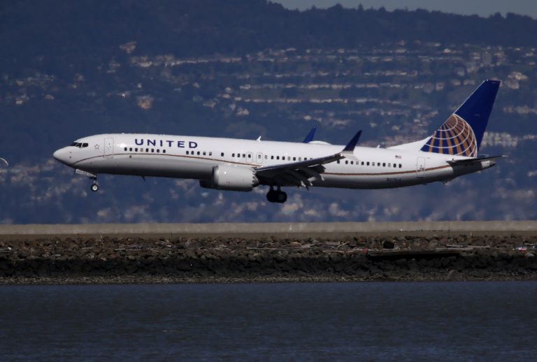 United Airlines narrows loss, plans to ramp up flying to meet strong travel demand