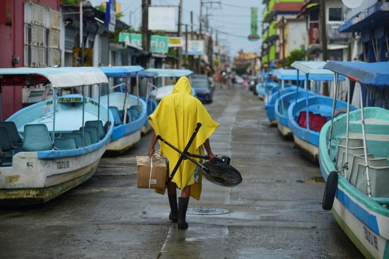 Hurricane Grace bears down on Mexico's Gulf coast