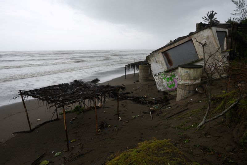 Hurricane Grace bears down on Mexico's Gulf coast